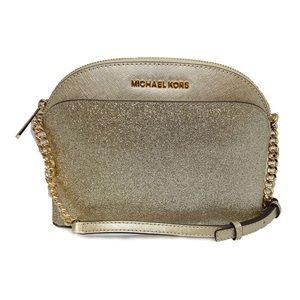 fanny pack belly button